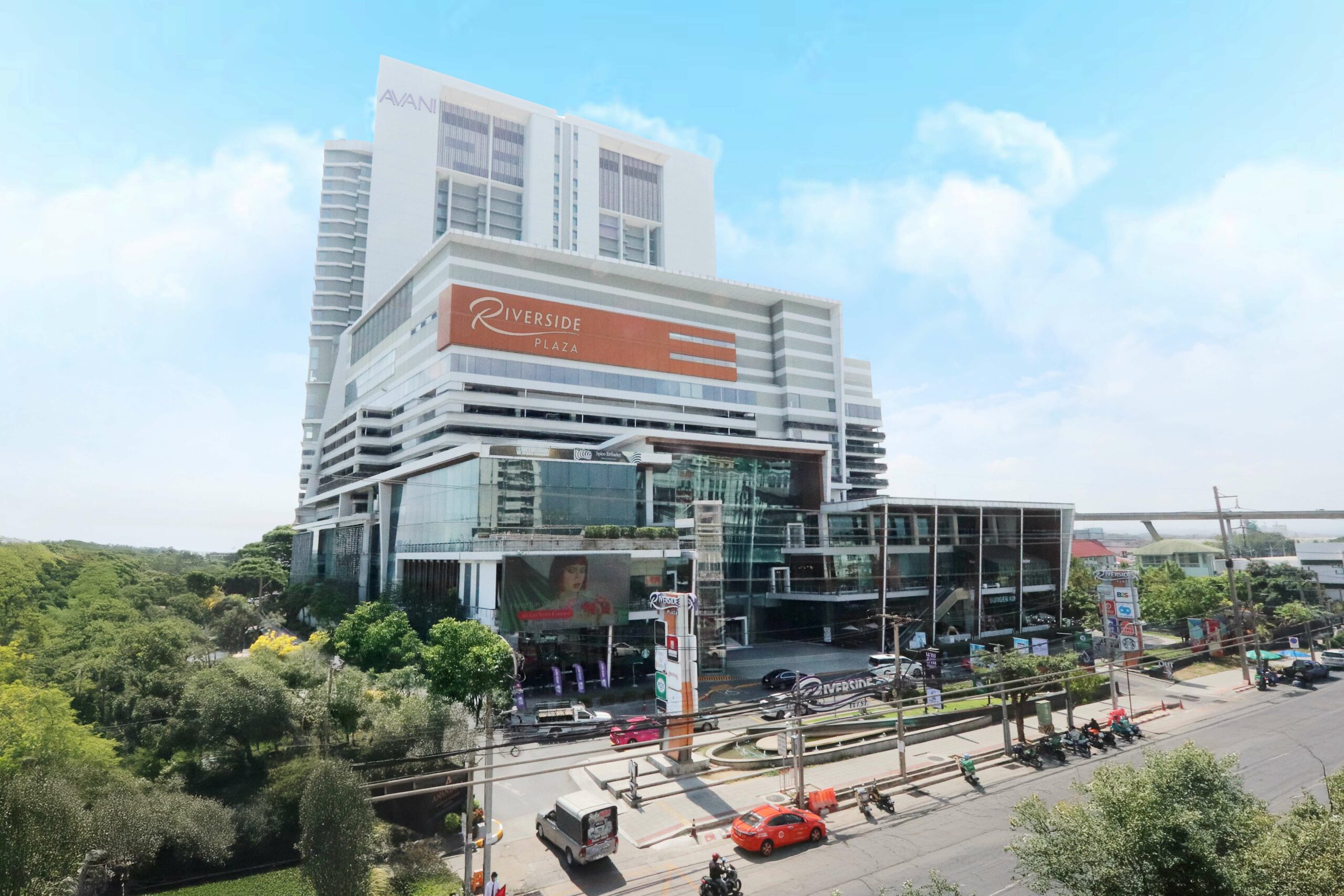 Riverside Plaza - Happy Shopping Day, Everyday!